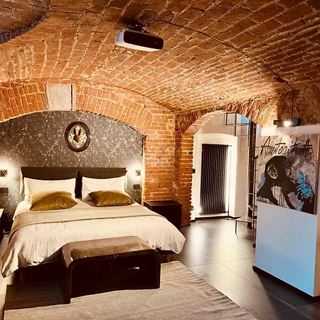 Nest Loft And Cellar Апартаменты *